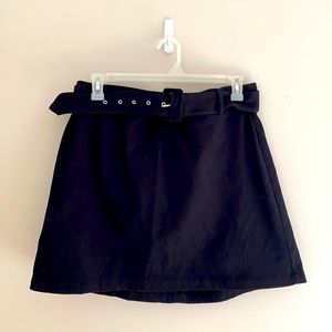 Nine West skirt with belt.